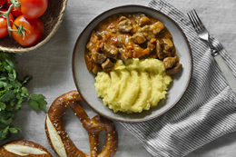 Gulasz wieprzowy z ziemniakami 